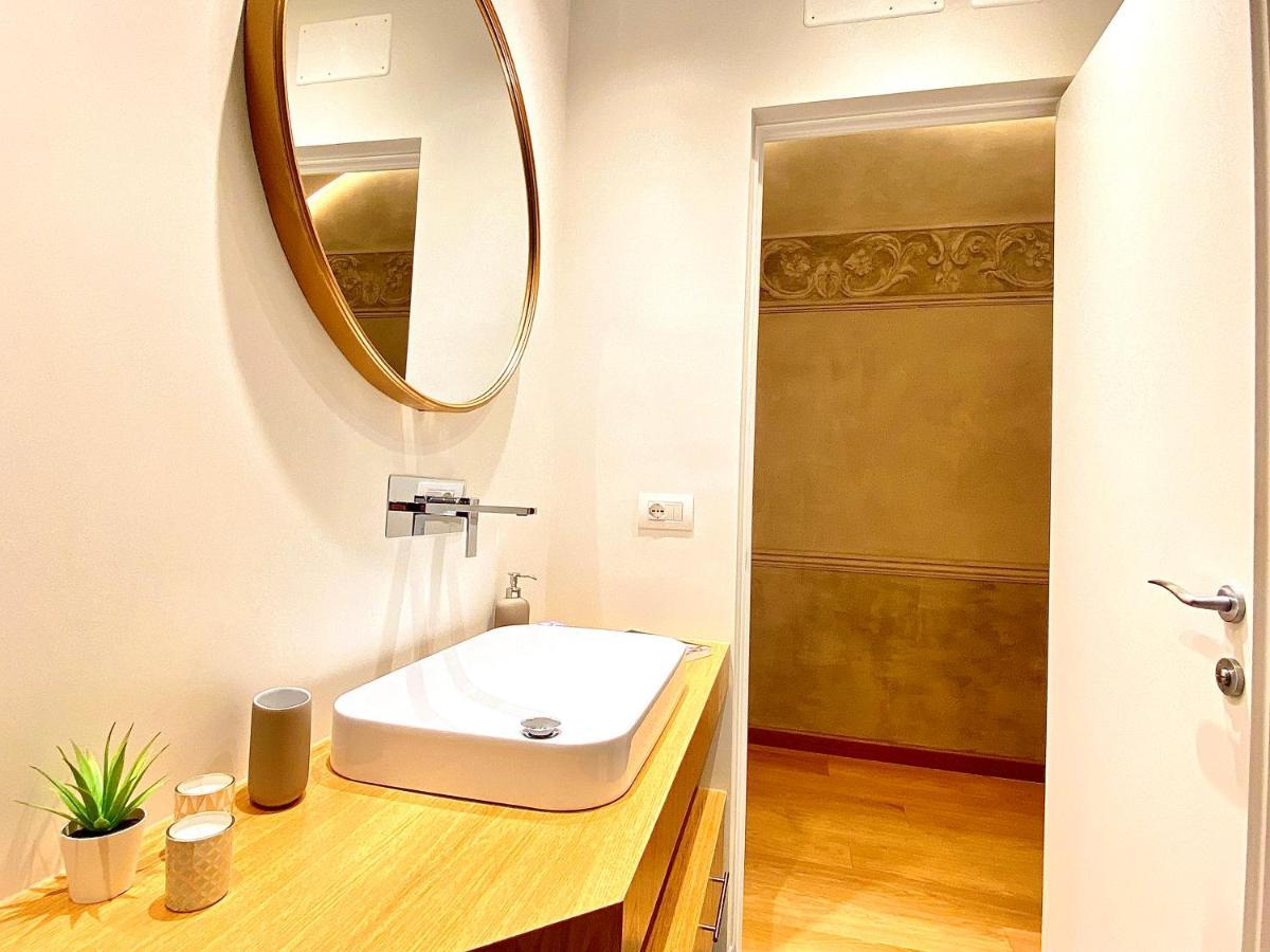 Amazing San Lorenzo 19, Rolli Palace Unesco - Stunning View Overlooking The Cathedral - Free Private Parking- Genua Zewnętrze zdjęcie